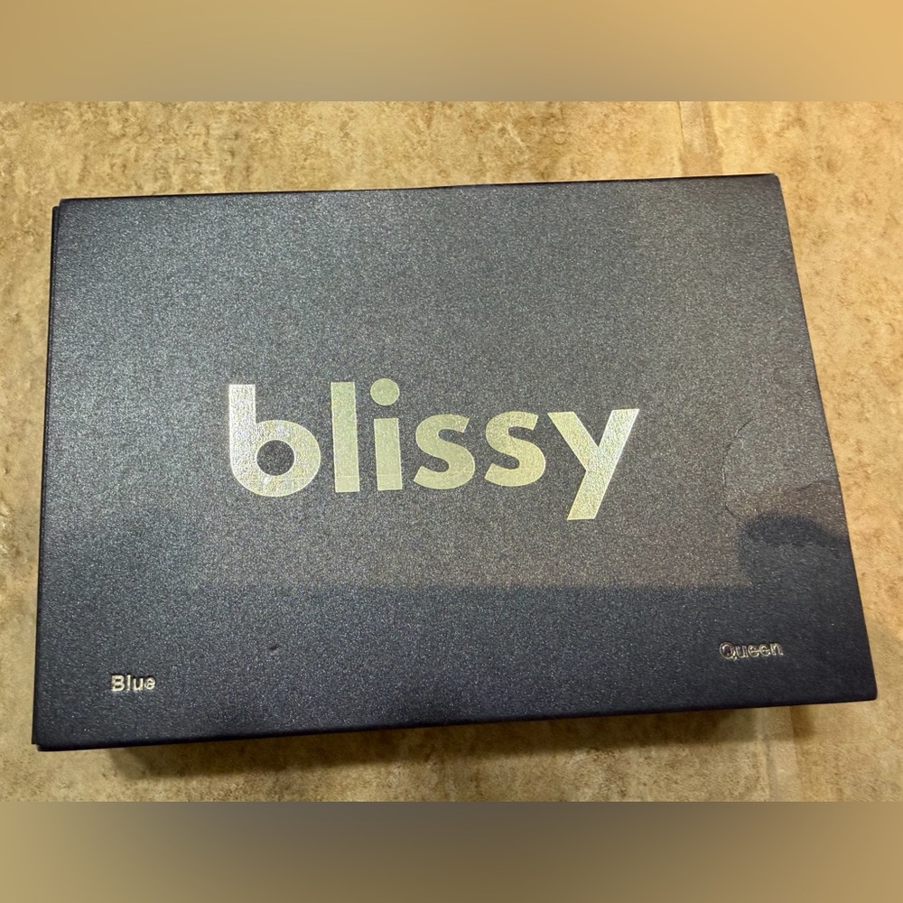 New in box Blissy Mulberry Silk Pillowcase Box - Navy Blue with Gold Lettering